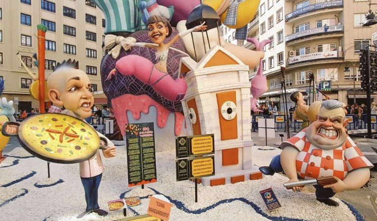 Figura de Fallas dedicada a Cristina Pedroche
