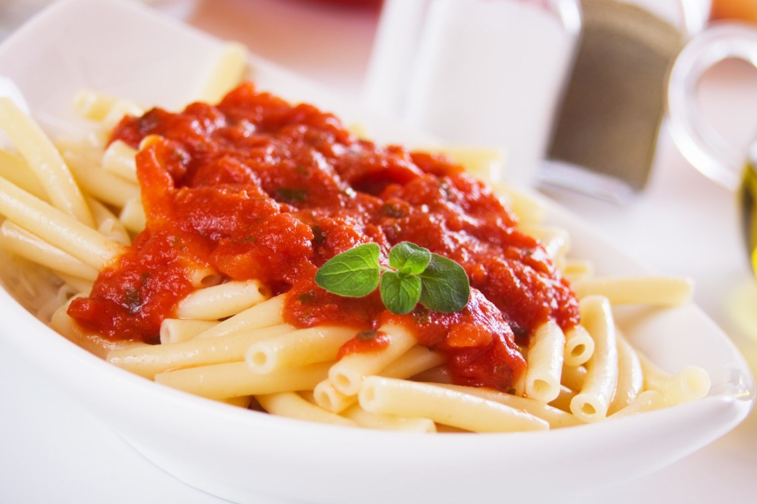 La receta de macarrones con tomate que se hace en el microondas y está de muerte