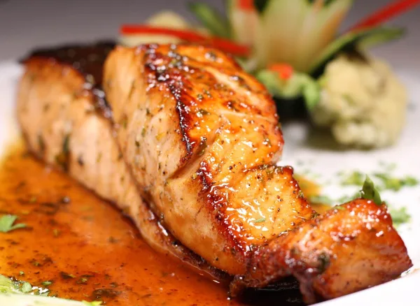 Carne marinada a la cerveza hecha a la parrilla con sus propios jugos