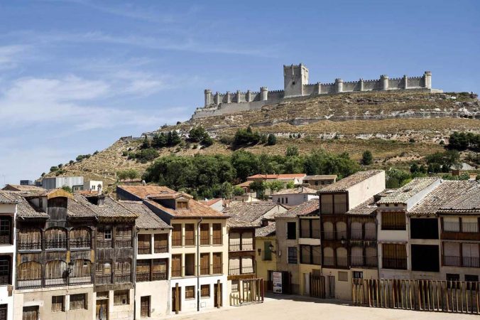 Los pueblos medievales de Castilla y León que te llevarán a otro siglo 1 Merca2.es ¿Quieres hacer una visita al pasado, conoce los pueblos medievales?