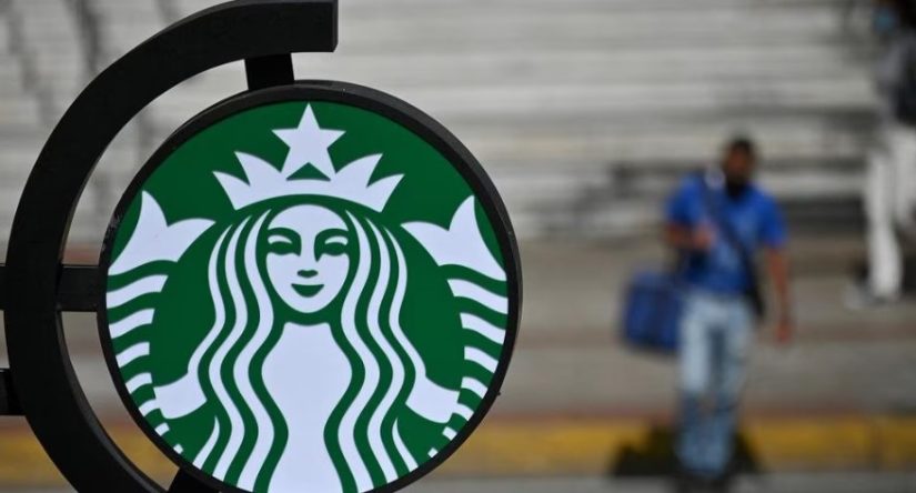 Lo que los clientes fidelizados opinan del retiro de un producto de Starbucks