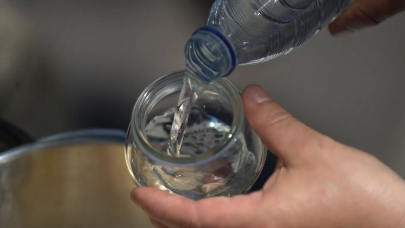 Usa el vaso del arroz para la medida del agua