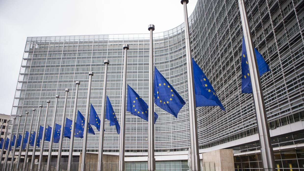 Bruselas presenta hoy su propuesta para un mercado eléctrico, centrado en contratos a largo plazo