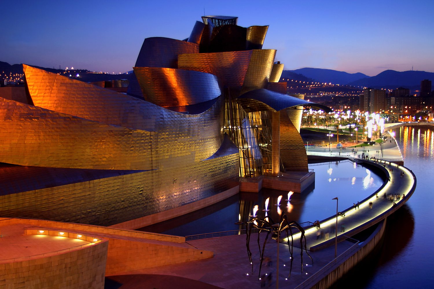 El Museo Guggenheim: recorrido por el edificio icónico de Bilbao