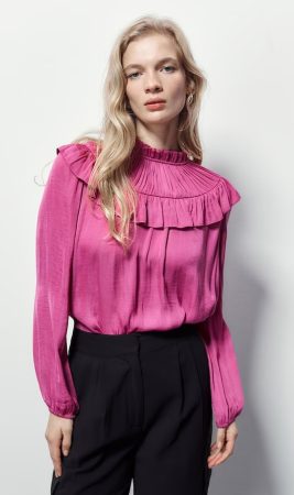 blusa de volante rosada