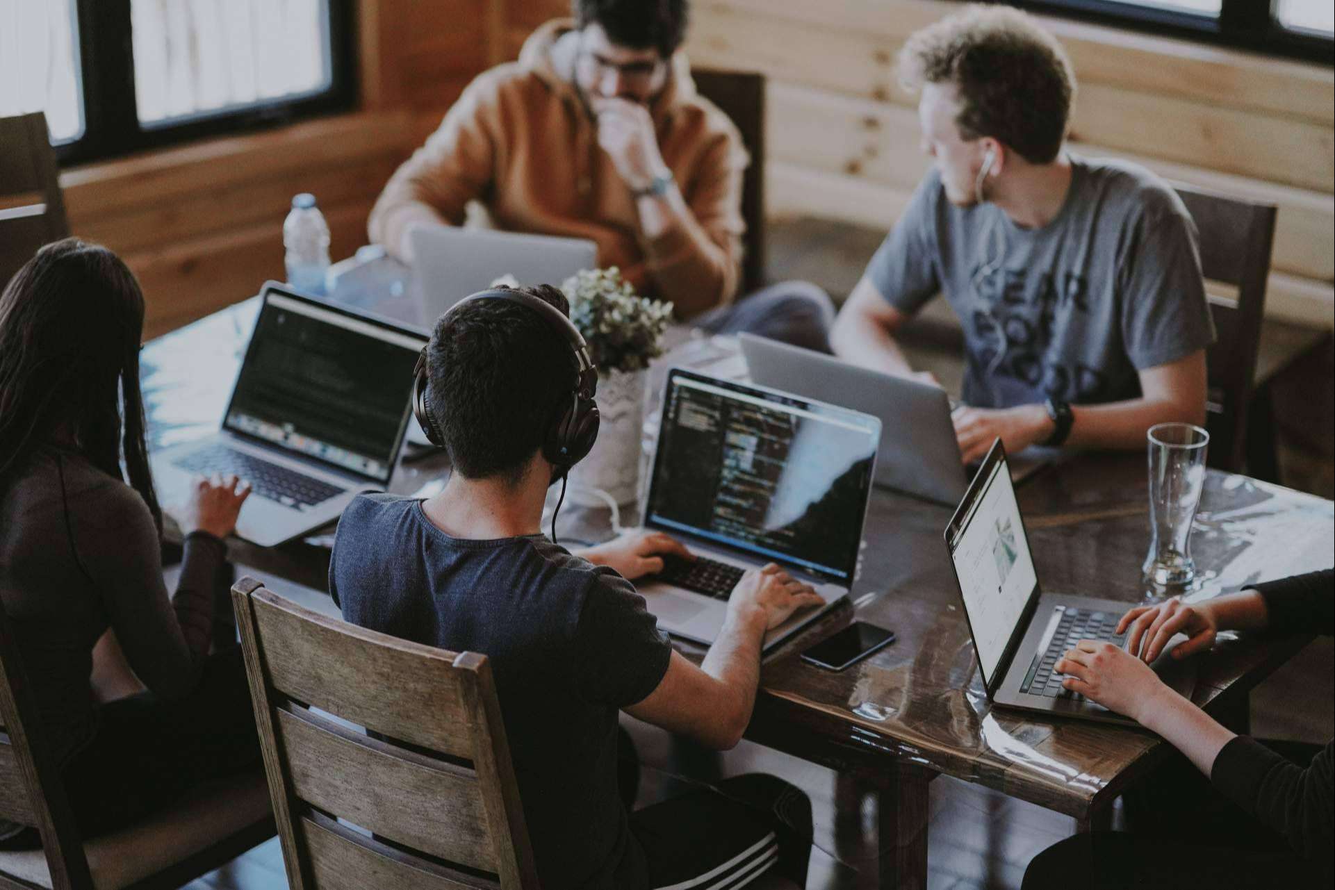 blarlo, agencia de traducción en Madrid para empresas de cualquier sector