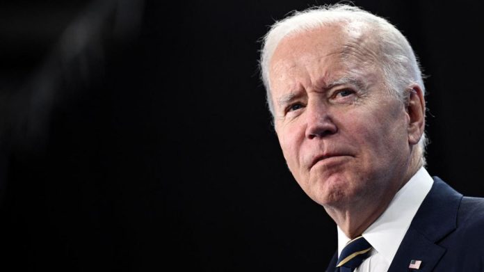 Joe Biden juega con el techo de deuda y estira la cuerda