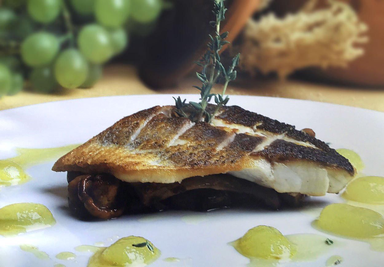 El plato estrella de Martín Berasategui: lubina con trufa negra y jugo de setas