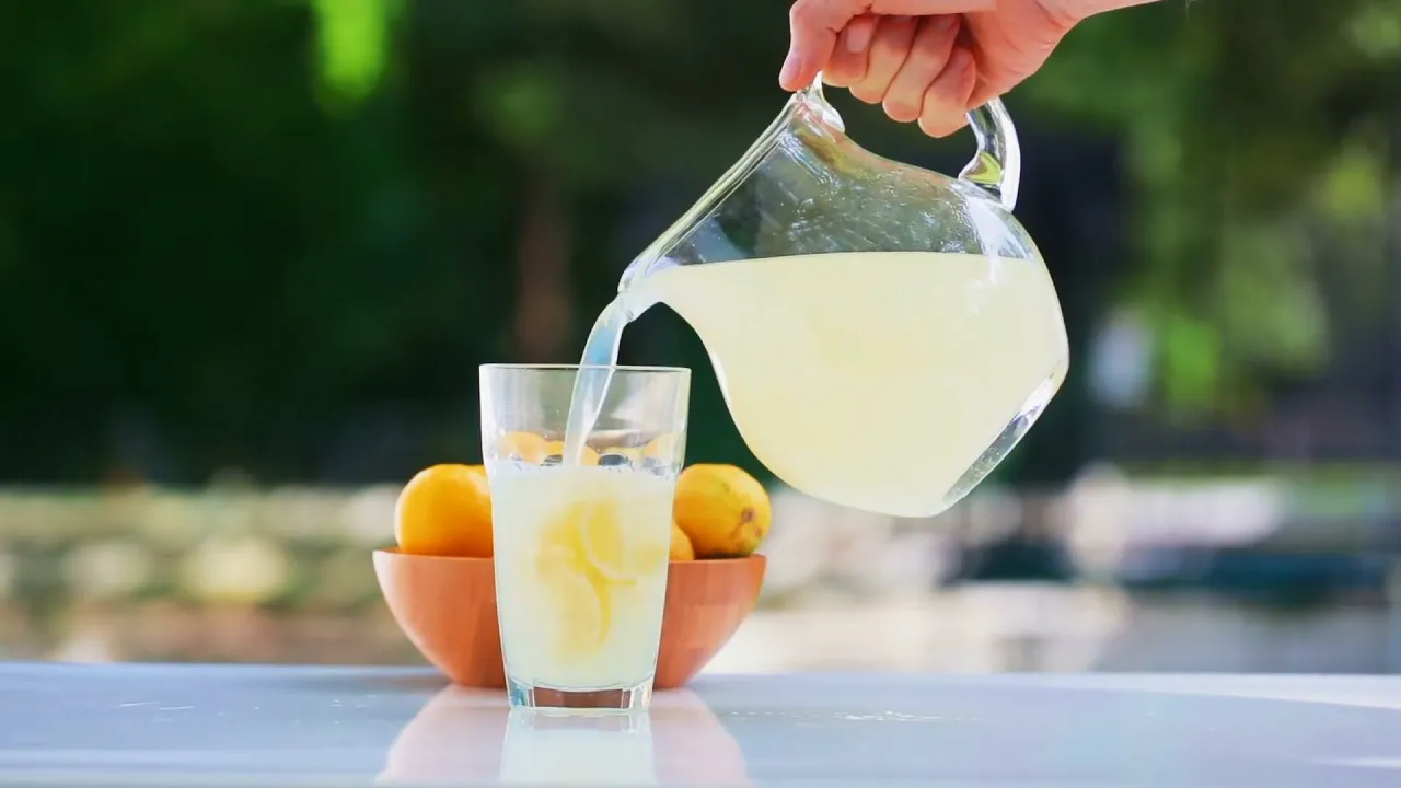 Una niña de 11 años se hizo millonaria con su propia empresa de limonada