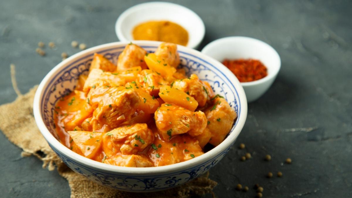La receta de pollo al curry en menos de 10 minutos que es un escándalo
