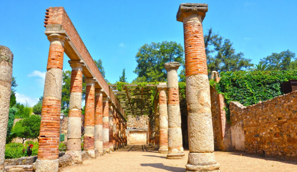Descubriendo el secreto detrás de las ruinas romanas de Mérida