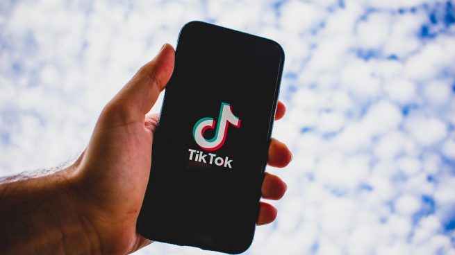 Cuidado con los filtros de TikTok: estos son los daños que le pueden hacer a tu cerebro