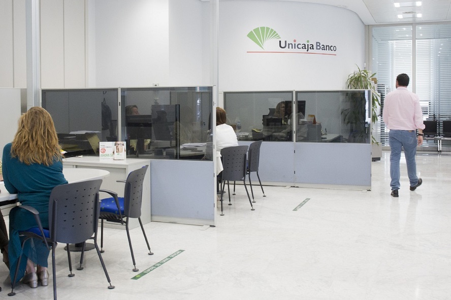 De Banco Santander a Unicaja: la banca tradicional pierde el afecto de sus clientes