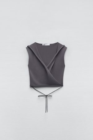10 prendas de la nueva colección de Zara que no te quitarás hasta verano 1 Merca2.es Top Punto Capucha de la colección de Zara