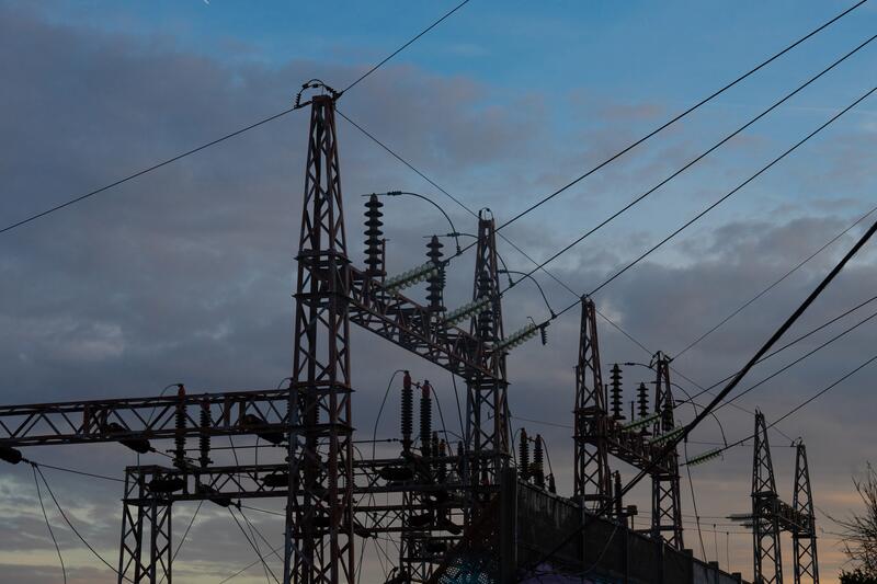 El precio de la luz subirá este martes un 73,96% con respecto a este lunes