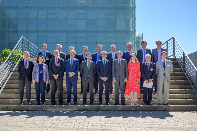 La industria aérea española se une para liderar la descarbonización del sector
