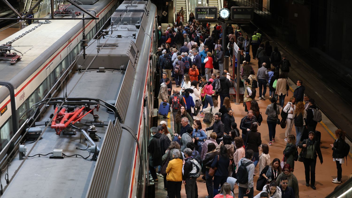 Renfe sigue enfrentándose a la sobrecarga de los abonos gratuitos de cercanías