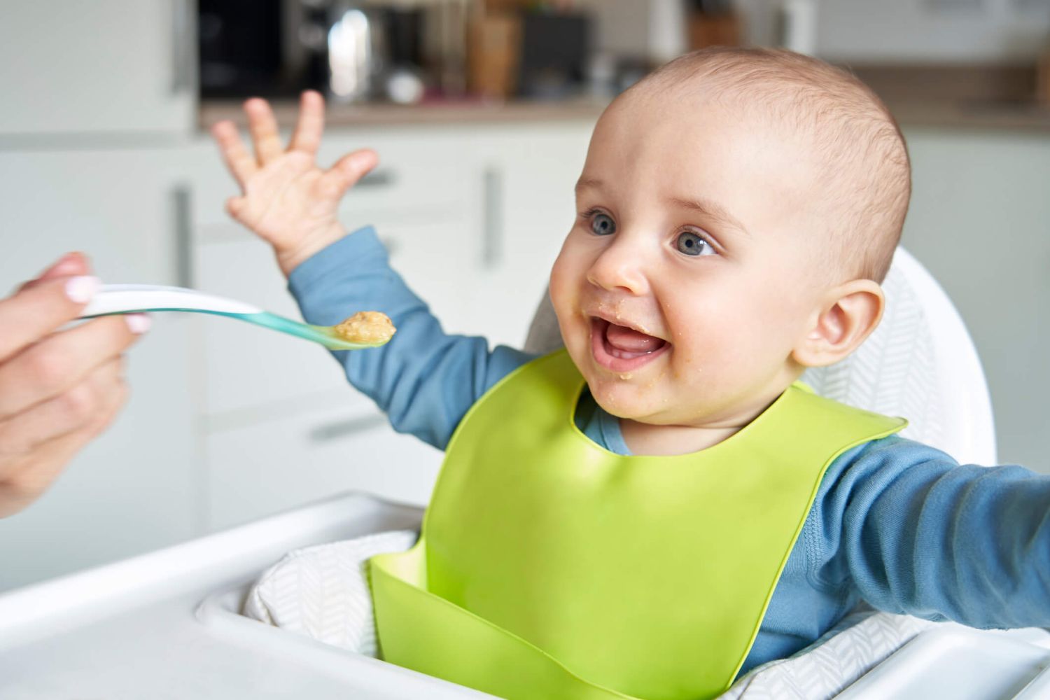 La OCU alarma por las papillas para bebés con «exceso de azúcar»