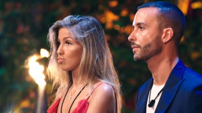 Laura es ignorada por Alejandro