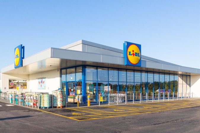 Uno de los grandes secretos de Lidl al descubierto 3 Merca2.es Con la llegada de la Segunda Guerra Mundial, cerraron sus puertas