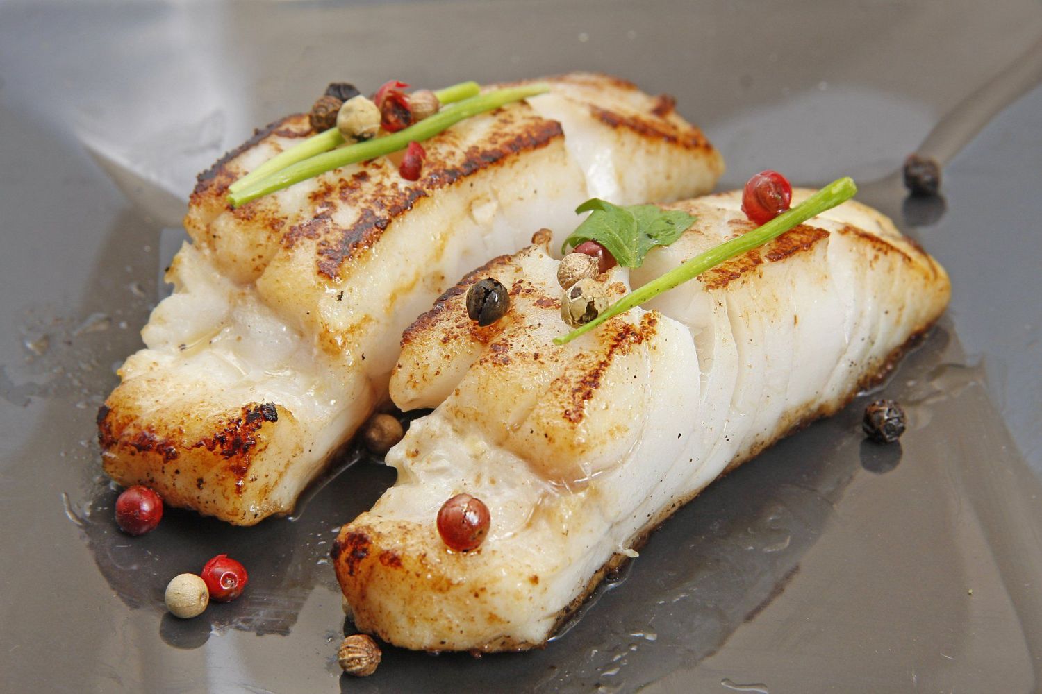 Receta de merluza rellena con gambas y salmón ahumado