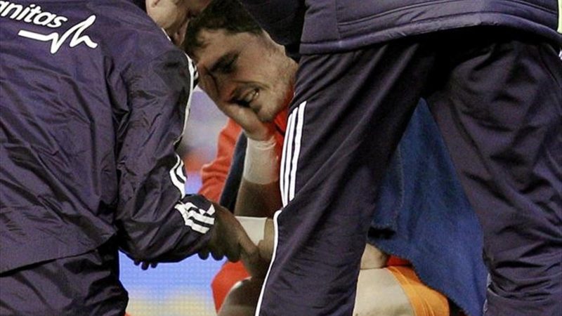 Momento de la lesión de Iker Casillas