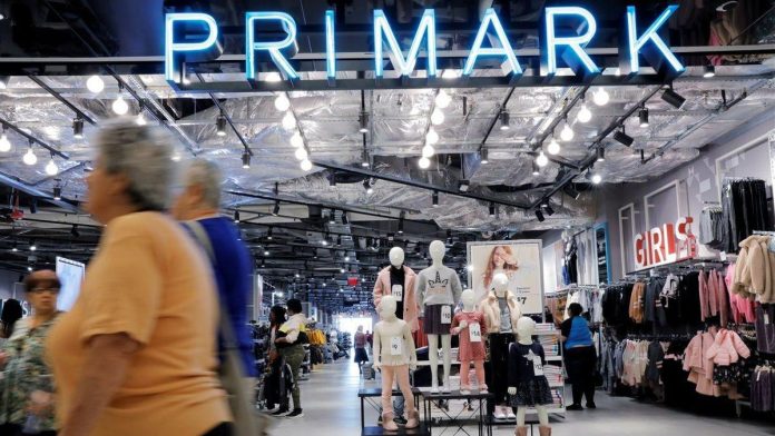 Primark sale de la ‘caverna’ y apuesta por el ‘Click & Collect’