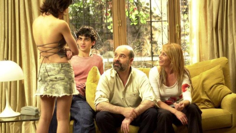 Telecinco anuncia el reencuentro de un fenómeno español de hace 15 años 2 Merca2.es Telecinco anuncia por sorpresa la fecha para el reencuentro de 'Los Serrano', por los 20 años del estreno