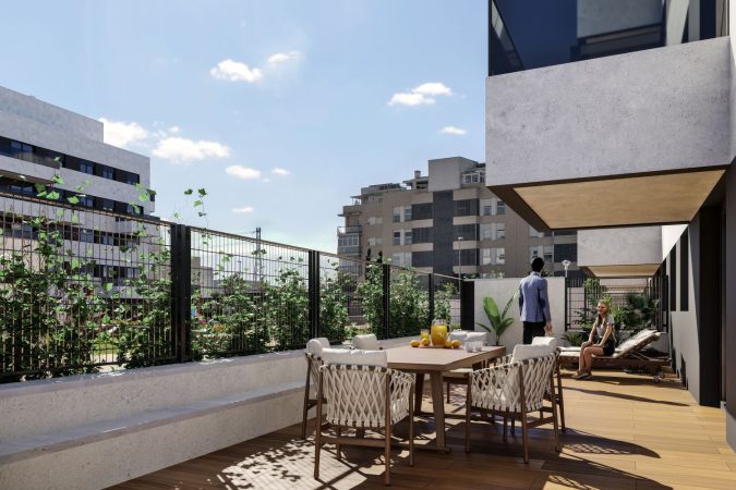 Terraza del bajo piloto de la promocion BtR entregada por AEDAS Homes a Nestar Homes en Alcala de Henares. Merca2.es