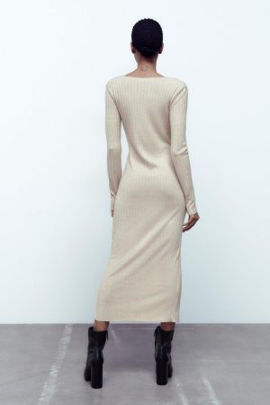 Un vestido de punto te sacará de más de un apuro