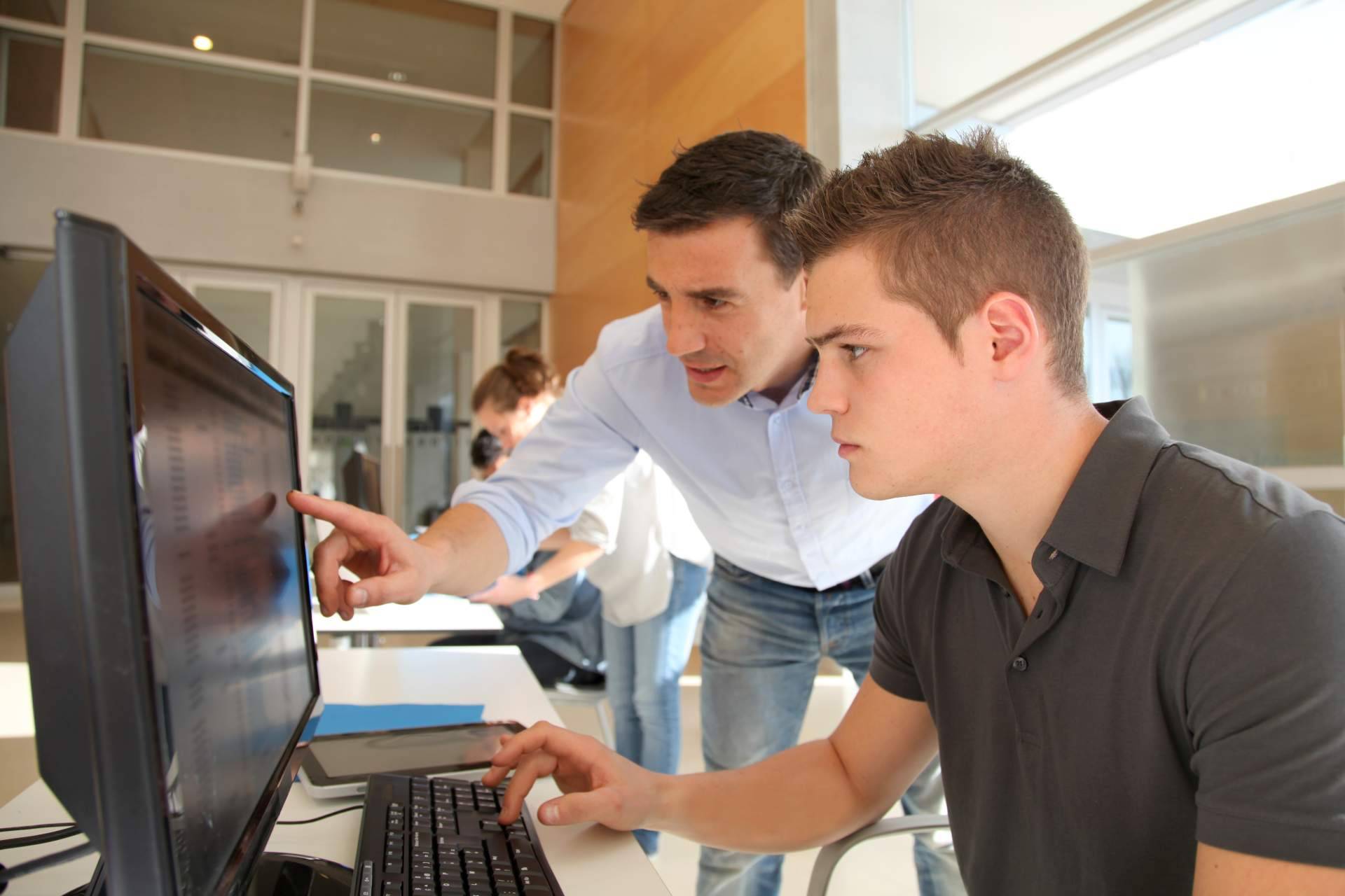 EEP iGroup lanza su Grado Superior de Administración y Finanzas