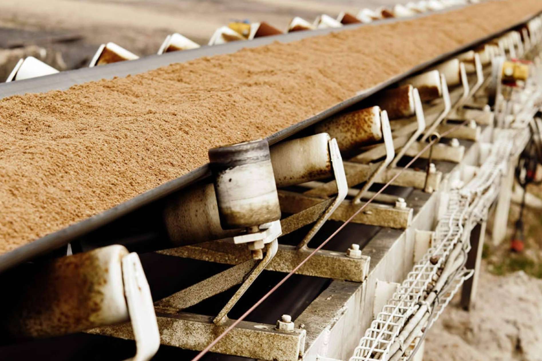 Domfesa dispone de cintas transportadoras industriales de máxima calidad fabricadas a medida para empresas