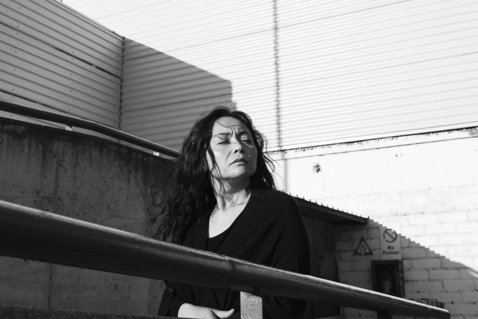 Viajar por Europa en una autocaravana, el nuevo rumbo de la artista textil chilena Claudia Wool