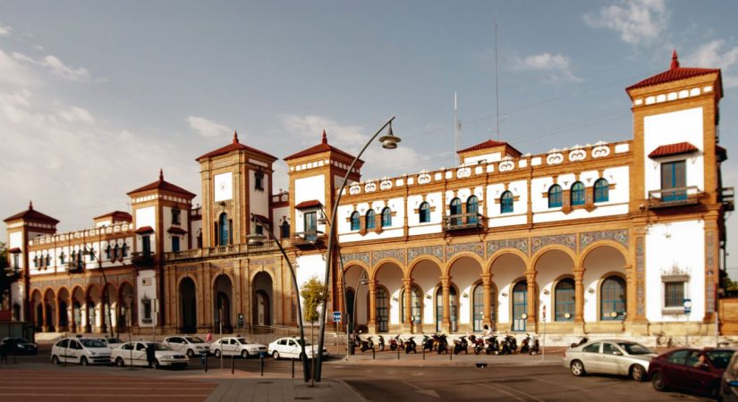 Estas son las estaciones de tren más bonitas e impresionantes de España Jerez-825x450