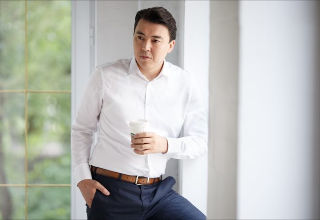 Kanat Mynzhanov (Oxus Capital): «Hemos desafiado los pronósticos en un mercado muy saturado» 1 Merca2.es Kanat Mynzhanov, consejero delegado de Oxus Capital