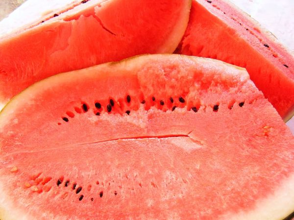 Infecciones y enfermedades, el peligro de comprar fruta en mitades 2 Merca2.es sandia Merca2.es