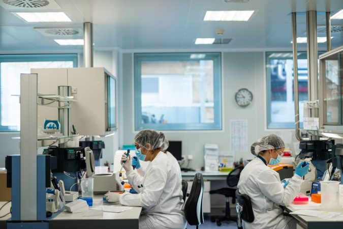 Vacuna española contra la tuberculosis entra en fase 3 y busca financiación para salvar vidas 2 Merca2.es tuberculosis 3 Merca2.es