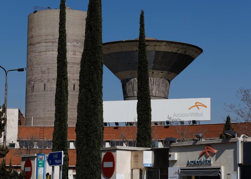 ArcelorMittal gana 992 millones hasta marzo, un 73,4% menos, y recomprará 85 millones de acciones hasta 2025