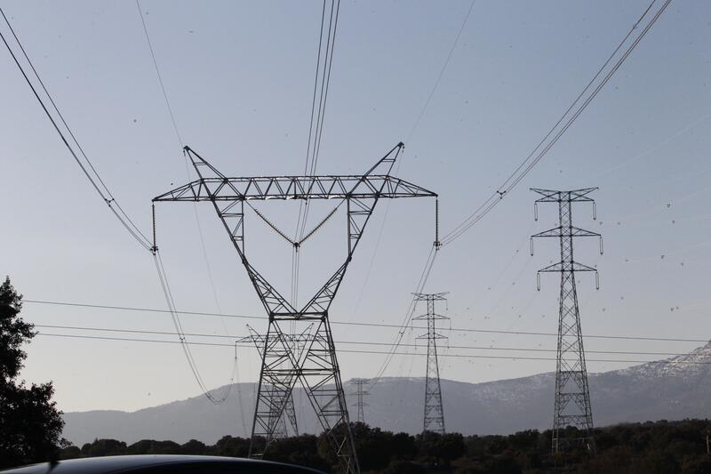 El precio de la luz cae este martes un 23,6%, hasta los 42,48 euros/MWh