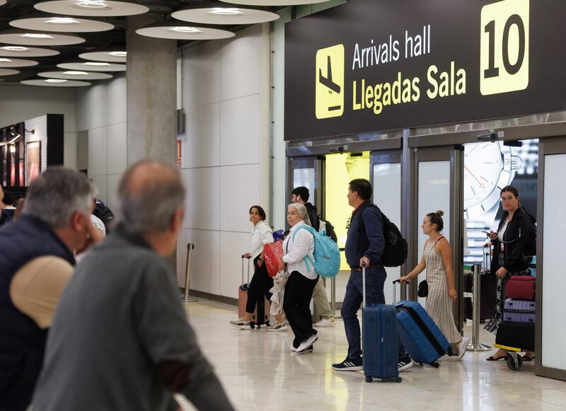 El aeropuerto de Barajas comienza las obras de regeneración del pavimento de la carretera M-14