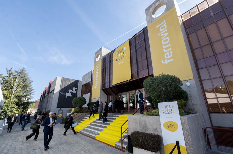 Ferrovial cierra hoy el plazo para que los accionistas díscolos vendan antes de su marcha a Países Bajos