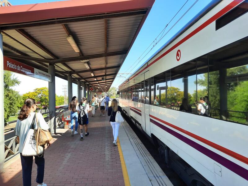 Renfe modificará sus contratos actuales y futuros con las agencias tras la investigación de Bruselas