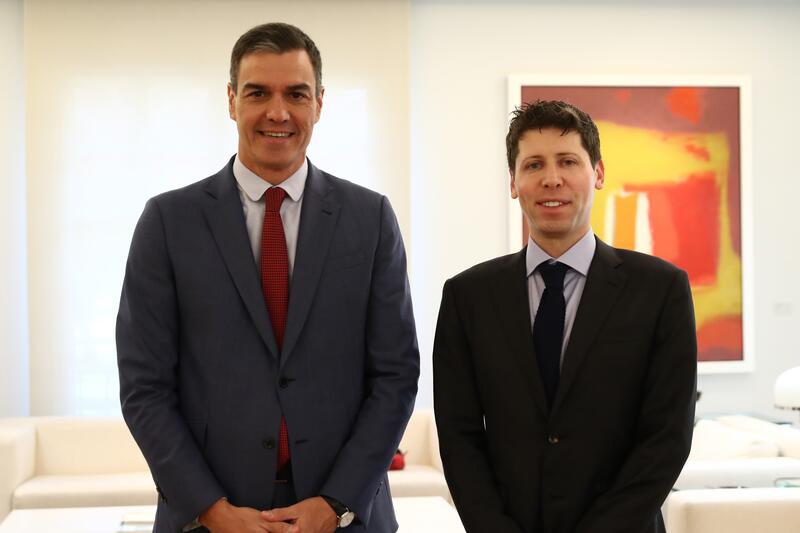 Sánchez se reúne en Moncloa con el creador de ChatGPT y dice que la IA debe respetar derechos