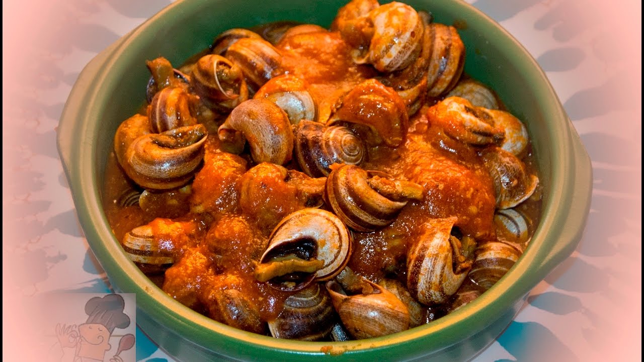 Cabrillas en salsa de tomate, la receta más típica de caracoles en Andalucía