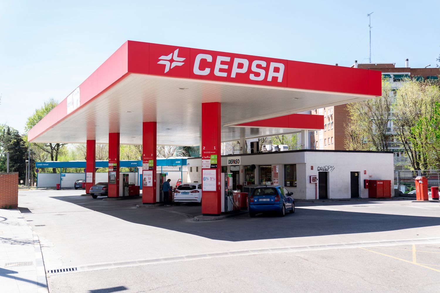 Cepsa gana 176 millones en el primer trimestre, 58 millones más a pesar del nuevo hachazo fiscal
