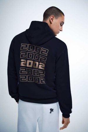 Pedri x Springfield: la nueva colección inspirada en el futbolista del Barcelona 2 Merca2.es Coleccion Pedri x Springfield