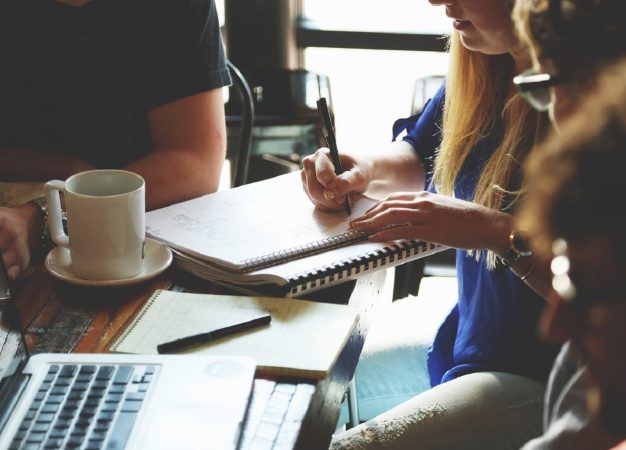 El SEPE lo confirma: la vuelta al cole se convierte en un catálogo de oportunidades laborales 11 Merca2.es Perfiles más demandados: mucho más que maestros