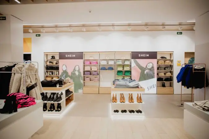 Shein tries her luck with her first long-lasting Pop Up in Spain 2 Merca2.es Shein pop up in Madrid for Christmas