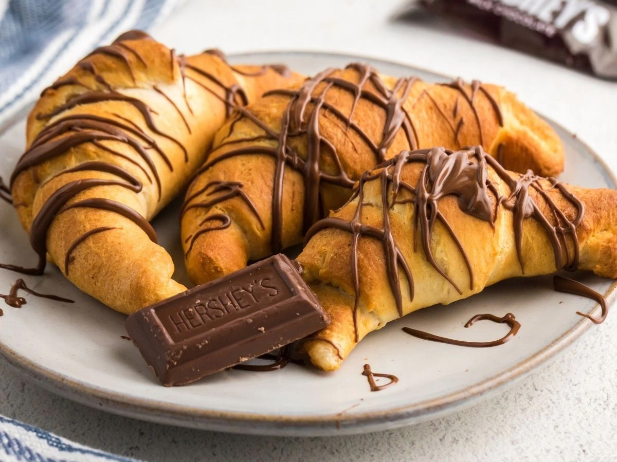 Prepara estos deliciosos cruasanes de mantequilla con chocolate