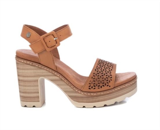 Sandalias de tacon de mujer de piel color camel con cierre de hebilla Merca2.es